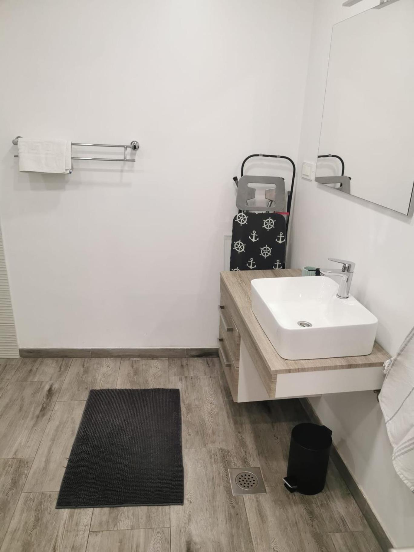 Apartment Simply Rodin คาชเตลา ภายนอก รูปภาพ