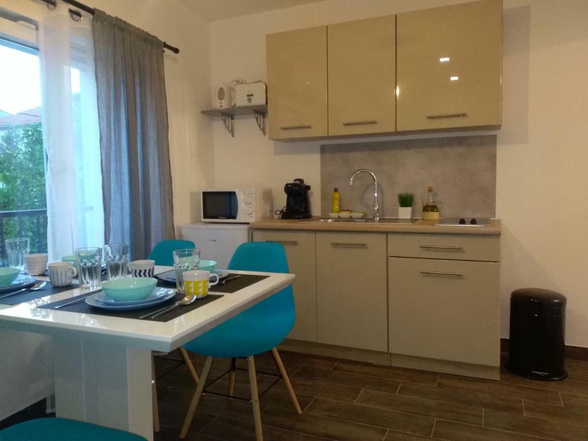 Apartment Simply Rodin คาชเตลา ภายนอก รูปภาพ